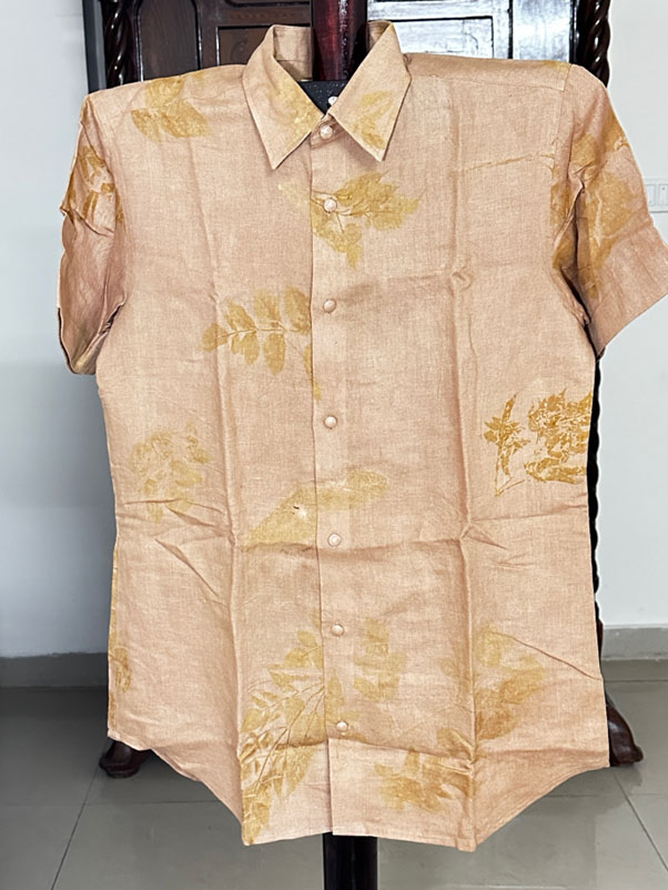 Men’s Hemp Shirt Dyed with Madder and Eco-Printed with Leaves